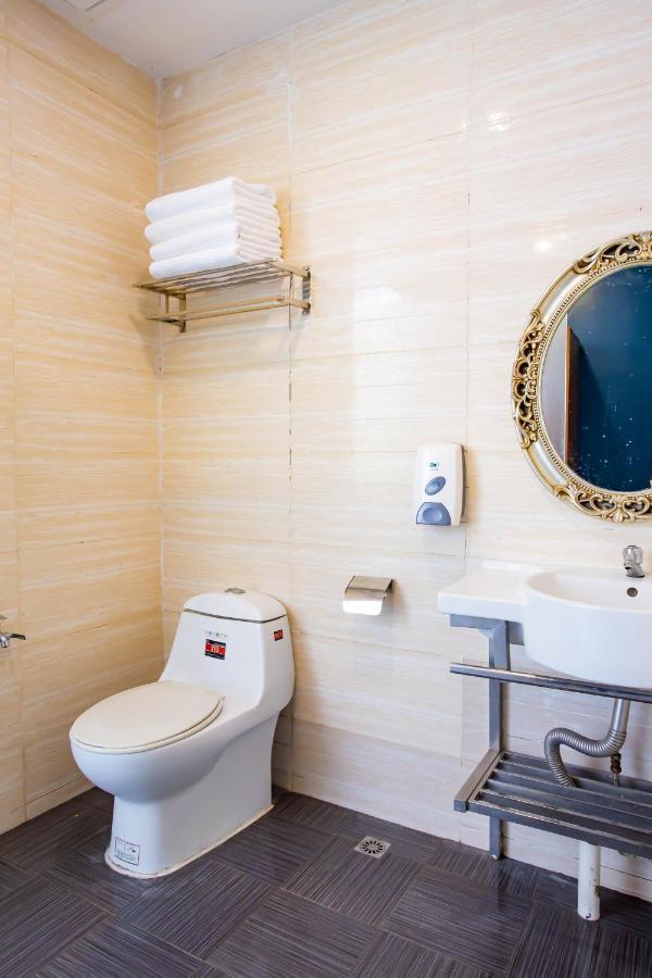 Beez Hotel Куала Лумпур Екстериор снимка