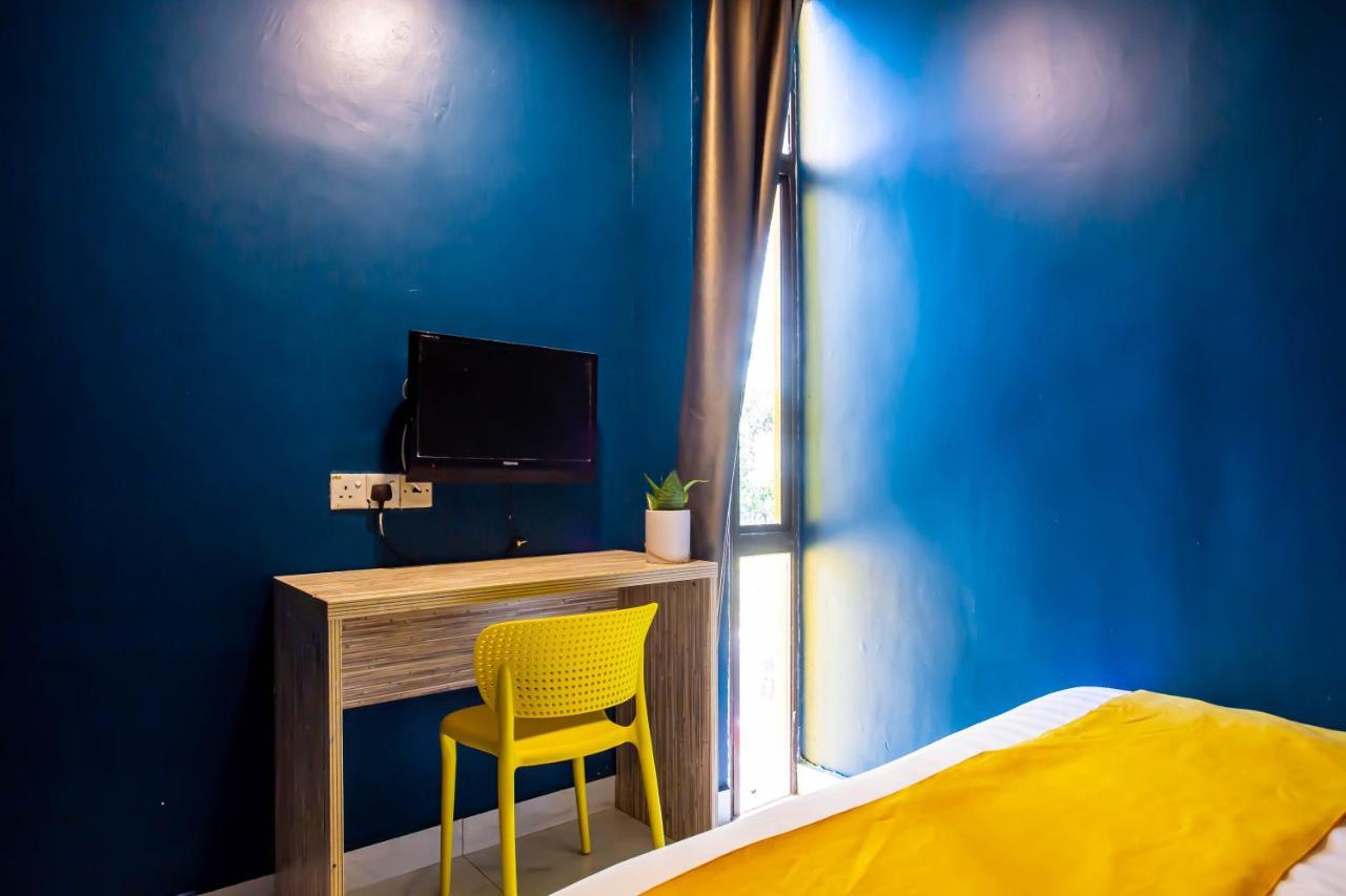 Beez Hotel Куала Лумпур Екстериор снимка